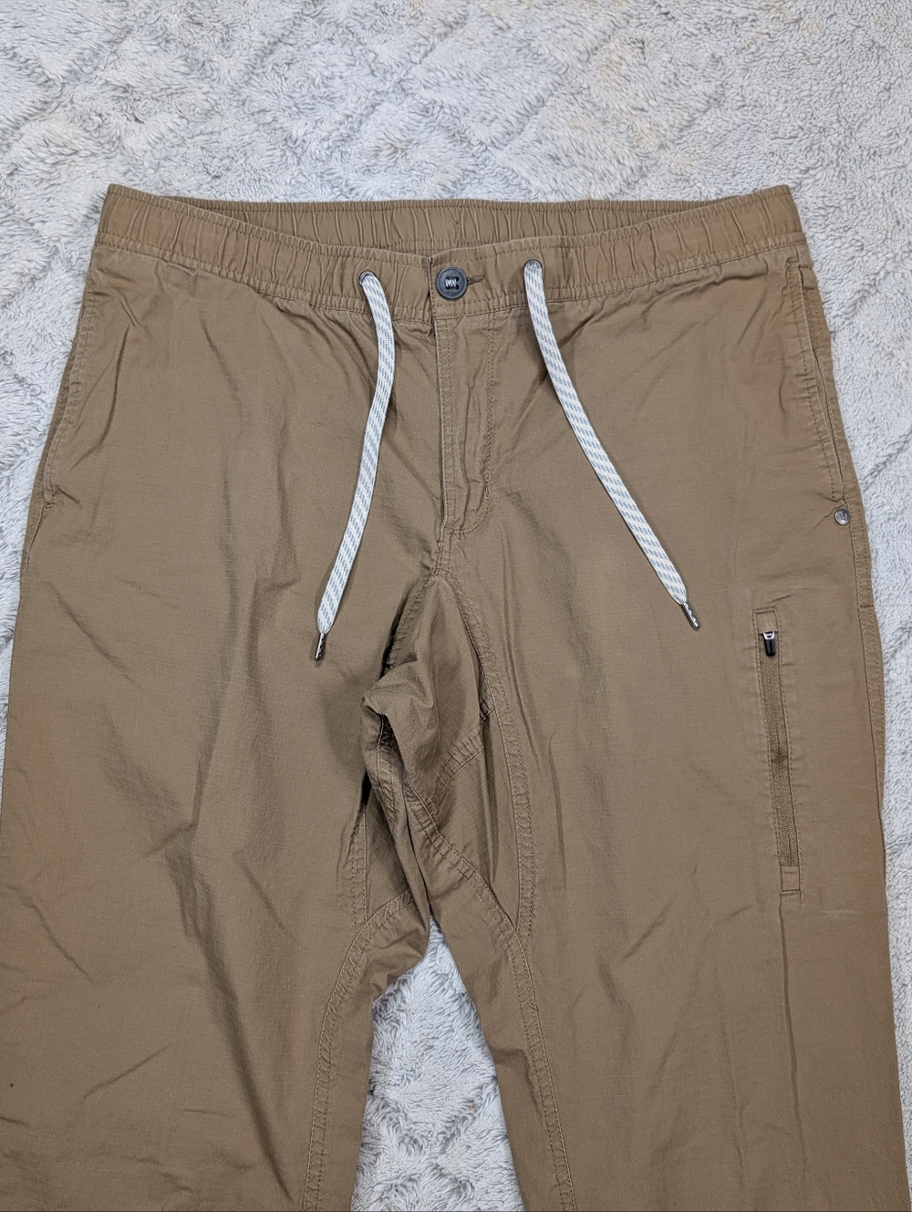 Vuori Pants Mens XL Beige Khaki Ripstop Climber Durable Slim Fit Hiking Trail - Picture 2 of 6